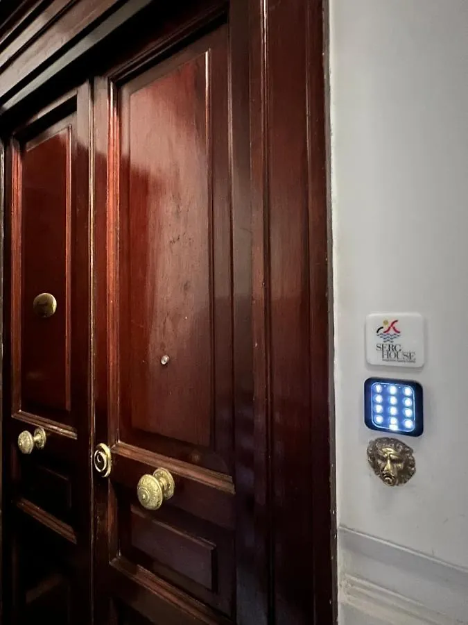 Bed & Breakfast Serghouse Naples