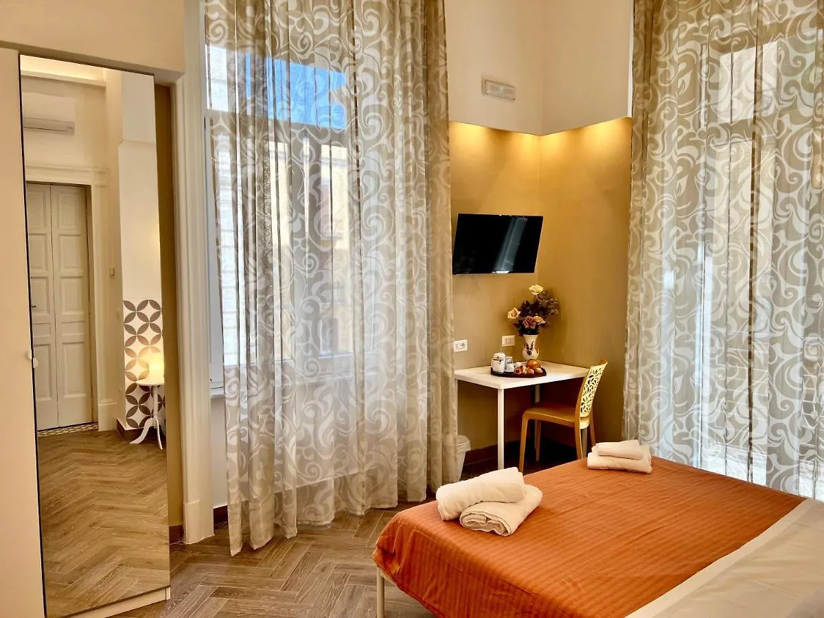 Serghouse Naples 0*,