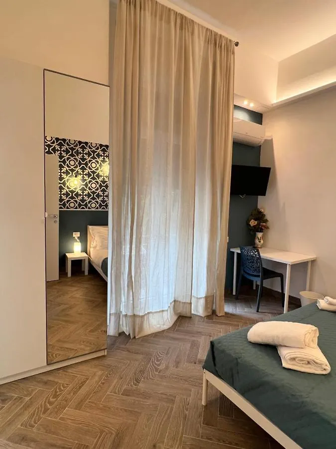 Serghouse Naples 0*,